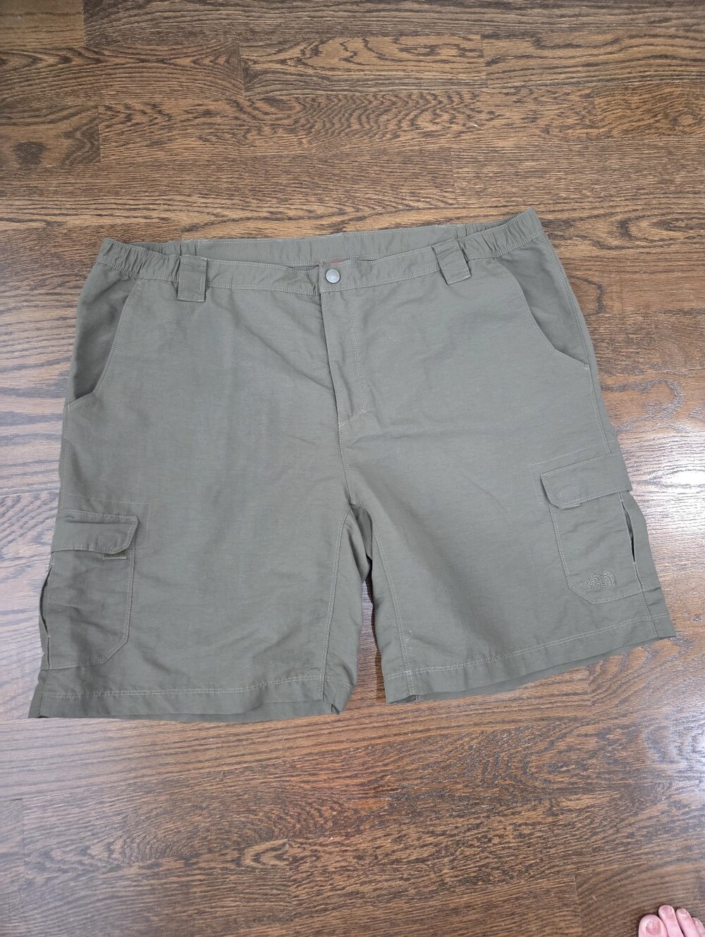 The North Face Men's Olive Cargo Shorts - Classic Pocket Utility Sz.XXL